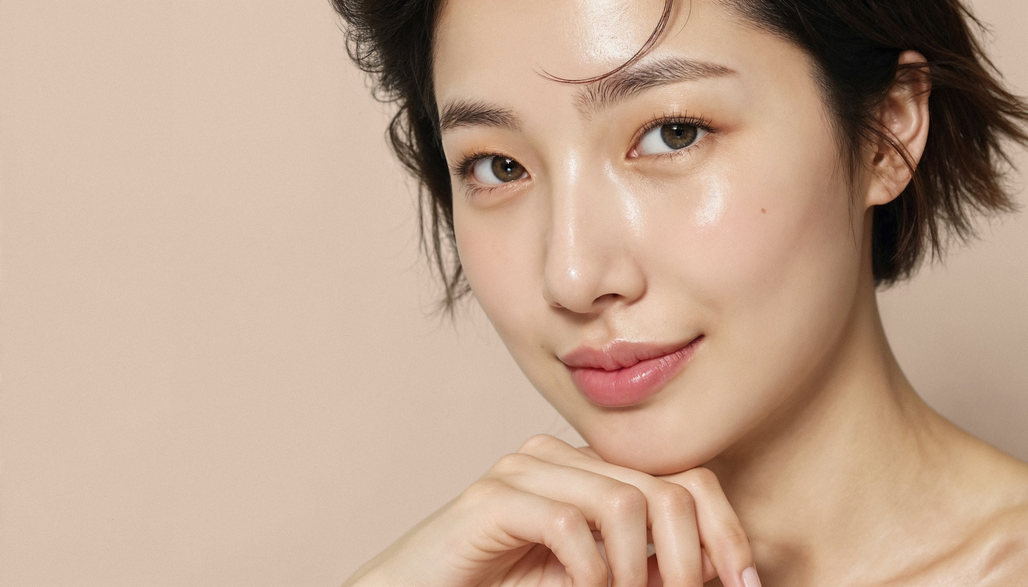close-up-woman-doing-korean-skincare-1